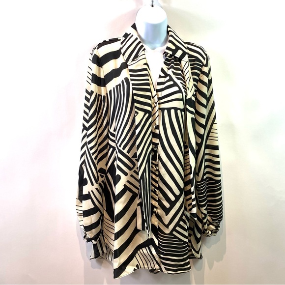 Dennis Basso Womens Top Tunic Black Cream Abstract Print Button Down Sz S - Picture 2 of 9